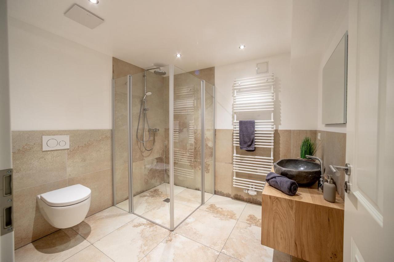 Landhaus Karbach Komplett Oder Einzelne Wohneinheiten Villa Inkl Sauna Bzw Waldhaeuschen Hirten Dış mekan fotoğraf